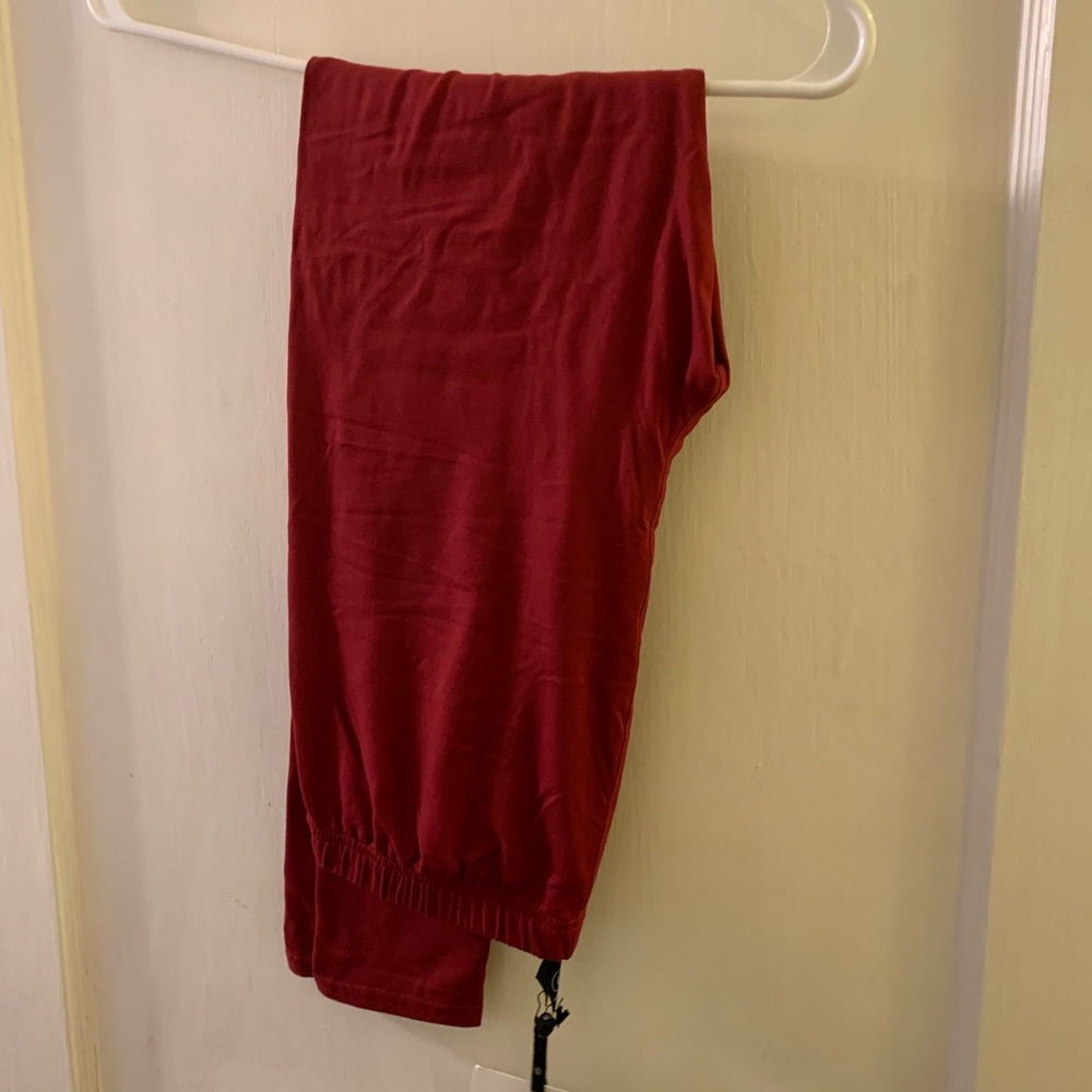Agnes & Dora Red wine leggings
